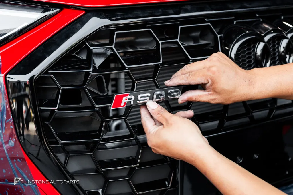 Audi Q3 กระจัง โลโก้รอบคัน