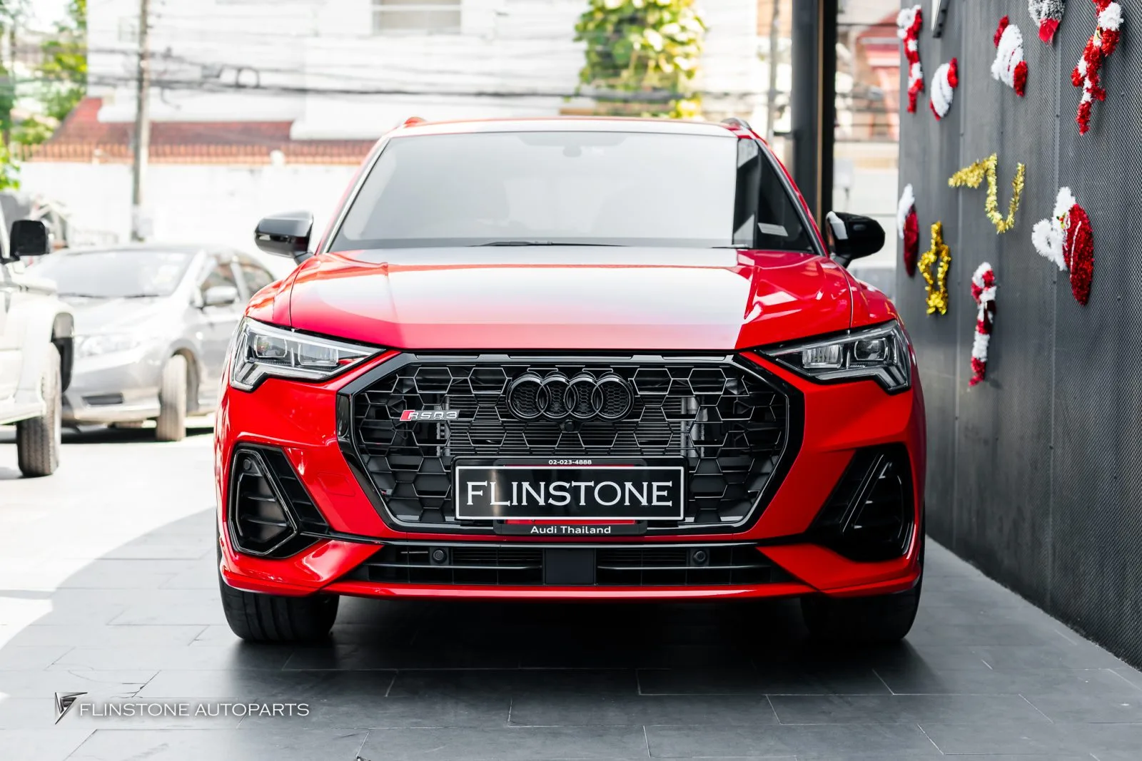 Audi Q3 กระจัง โลโก้รอบคัน