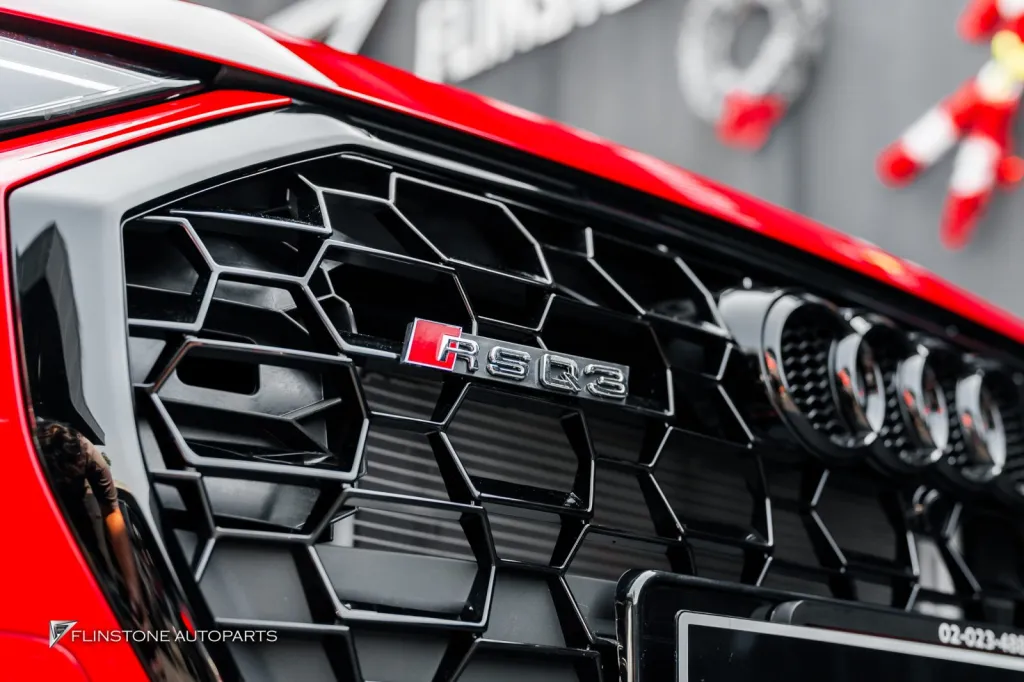 Audi Q3 กระจัง โลโก้รอบคัน