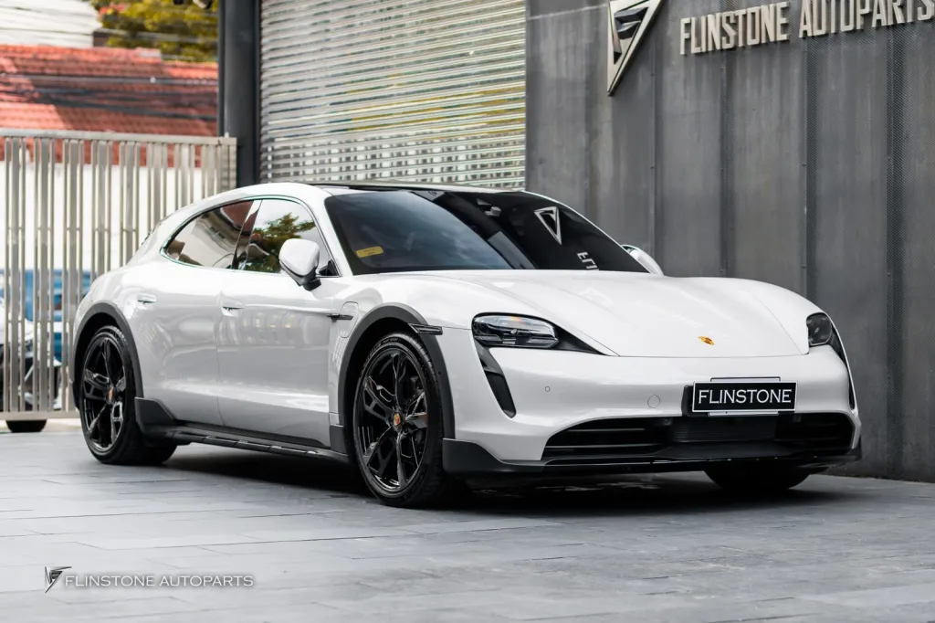 Porsche Taycan 4 กระจกมองข้างพับได้