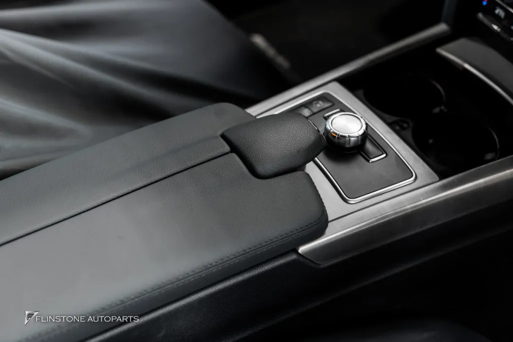 Mercedes Benz W212 คอนโซลกลาง