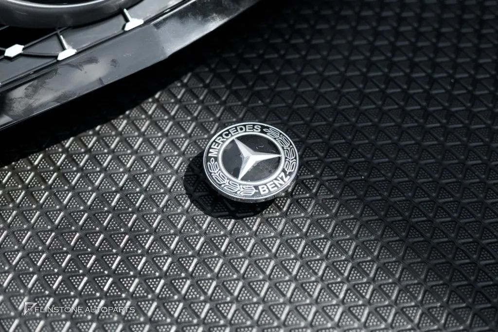 Mercedes Benz W212 กระจัง ดาวจม