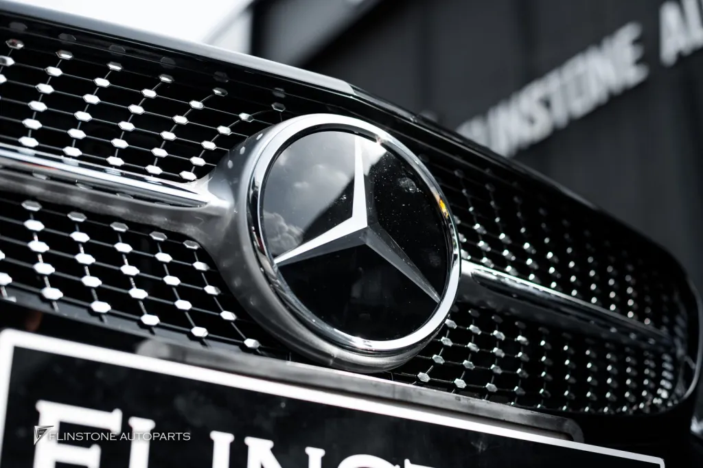 Mercedes Benz W212 กระจัง ดาวจม