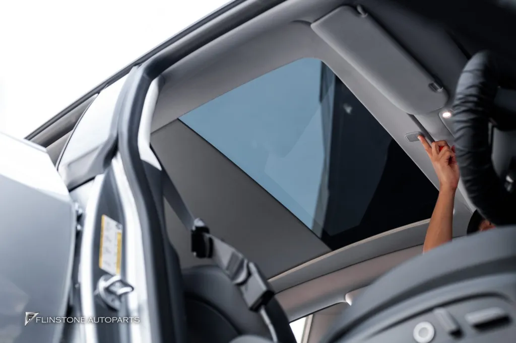 Tesla Juniper ม่านไฟฟ้า  ฟิล์มใสนอกใน