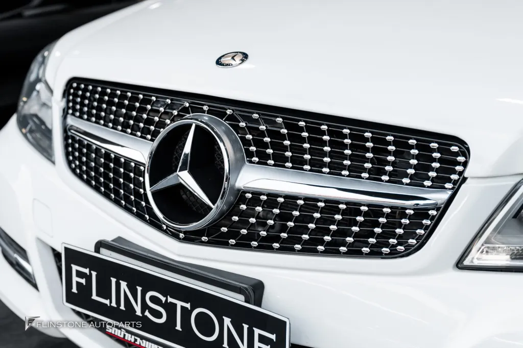 Mercedes Benz W204 กระจัง