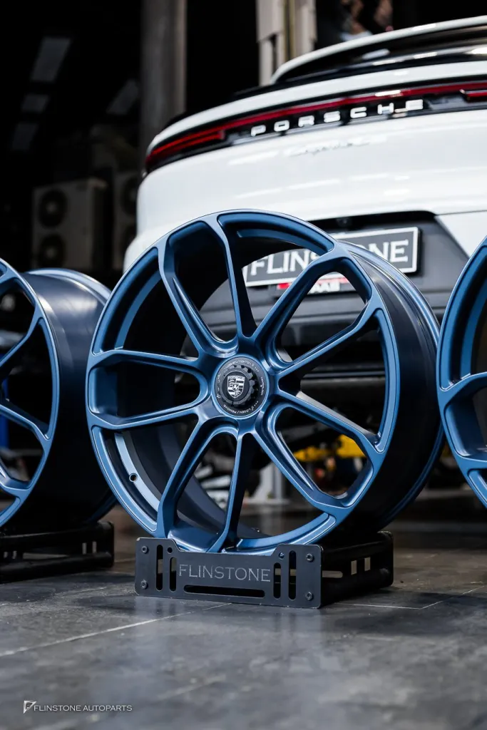 Porsche Cayenne ล้อ Centerlock Deep blue