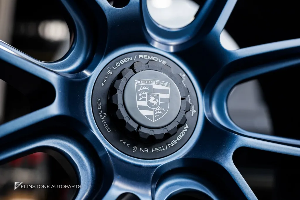 Porsche Cayenne ล้อ Centerlock Deep blue