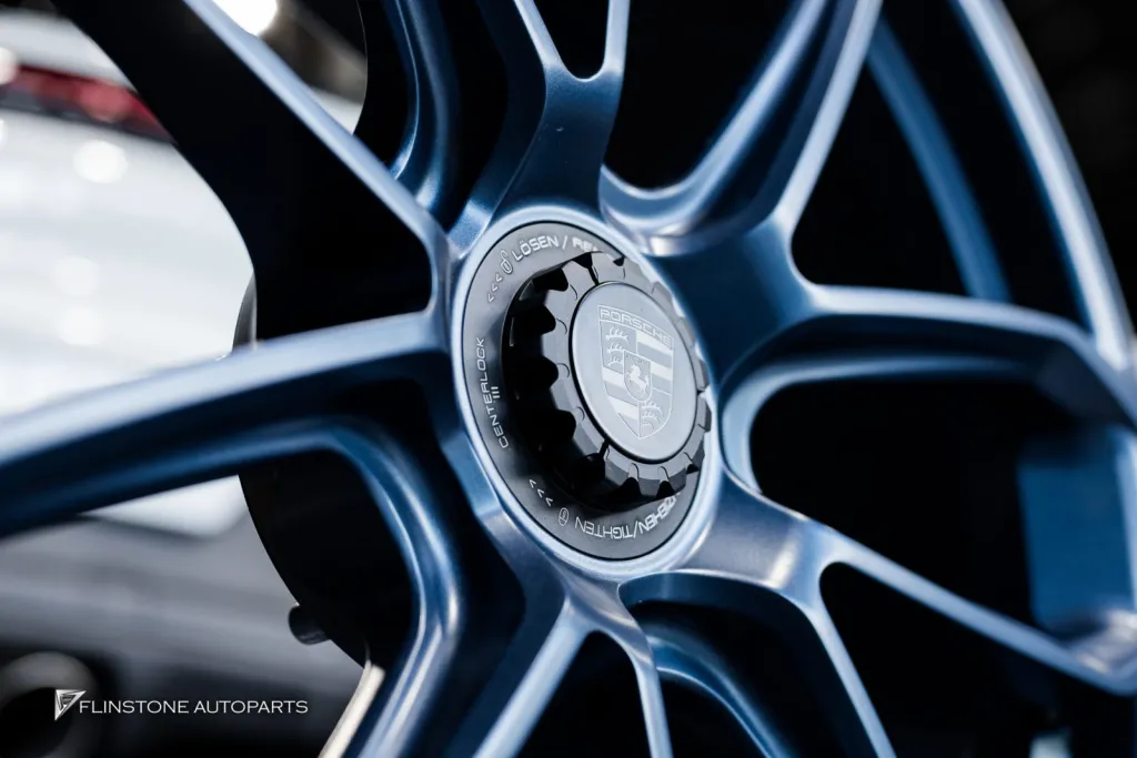 Porsche Cayenne ล้อ Centerlock Deep blue