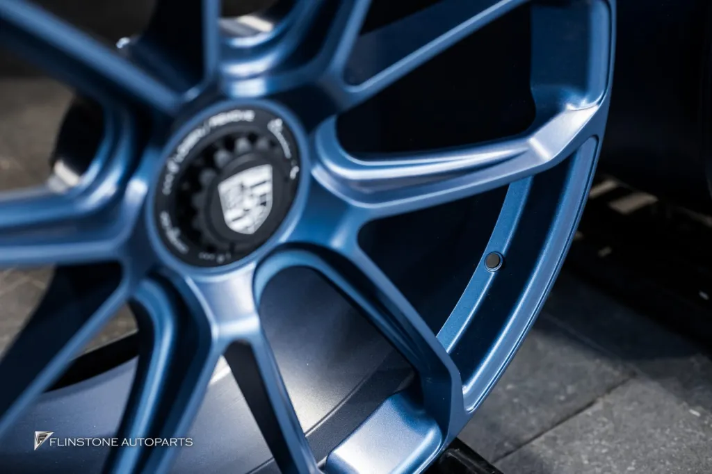 Porsche Cayenne ล้อ Centerlock Deep blue