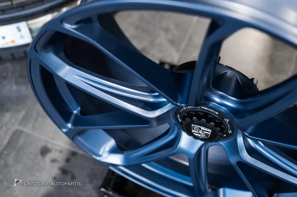 Porsche Cayenne ล้อ Centerlock Deep blue