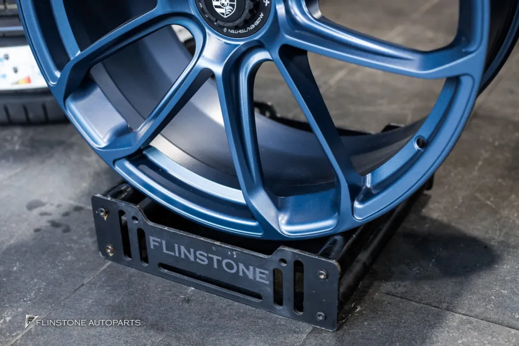 Porsche Cayenne ล้อ Centerlock Deep blue