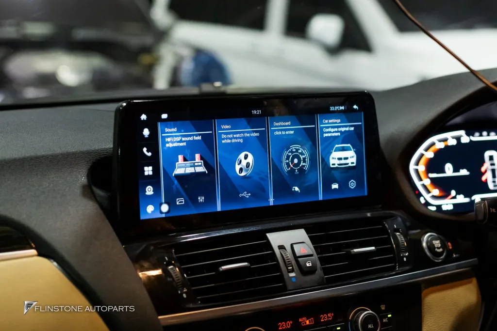 BMW X3 จอกลาง