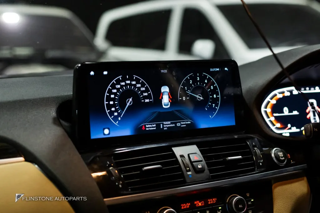 BMW X3 จอกลาง