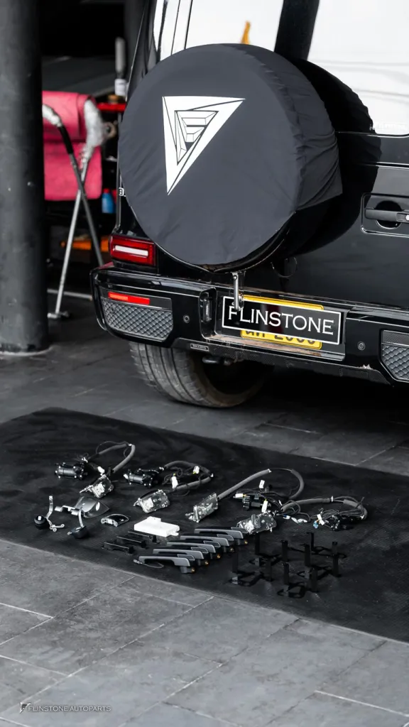 Mercedes Benz Gclass ลาว  Keyless Soft close Drive unit