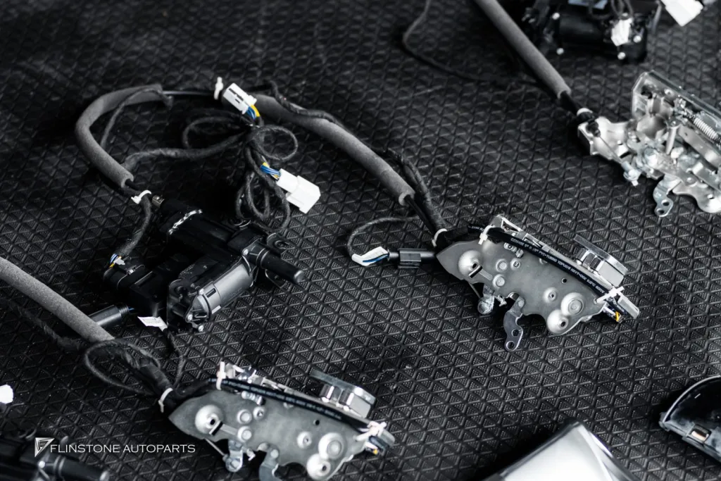 Mercedes Benz Gclass ลาว  Keyless Soft close Drive unit