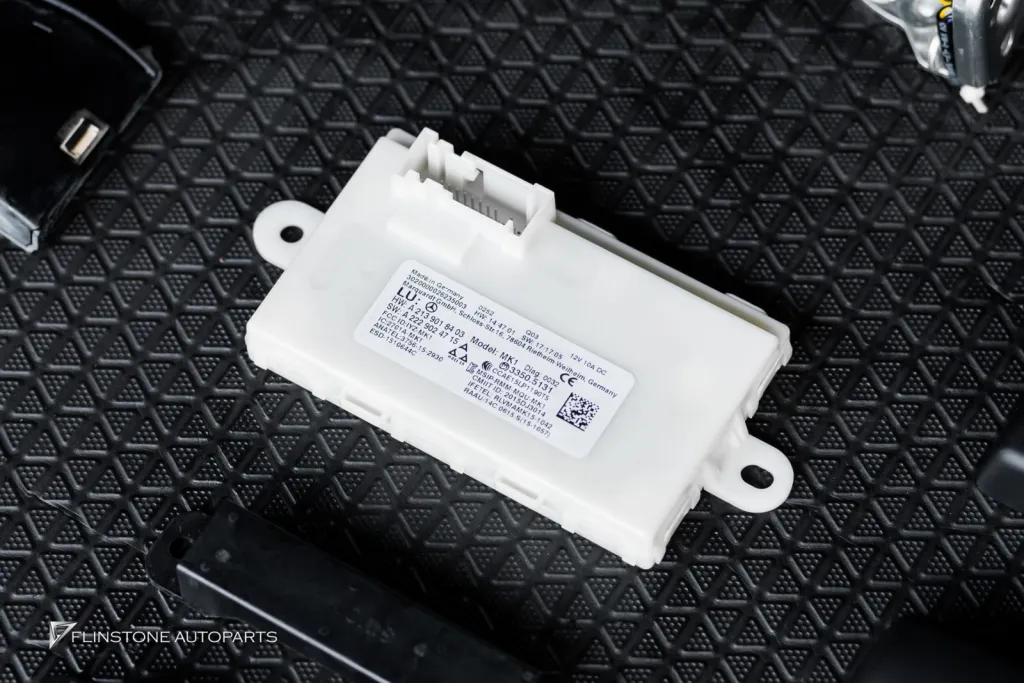 Mercedes Benz Gclass ลาว  Keyless Soft close Drive unit