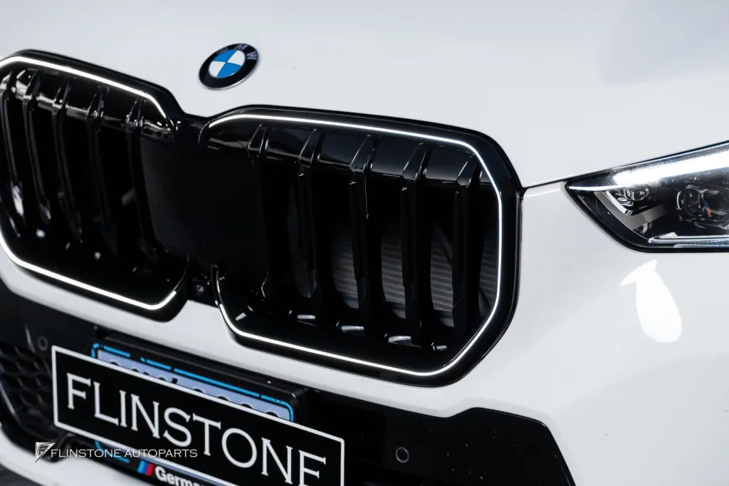 BMW x1 U11 เบรคแท้ กระจัง LED