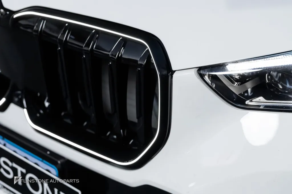 BMW x1 U11 เบรคแท้ กระจัง LED