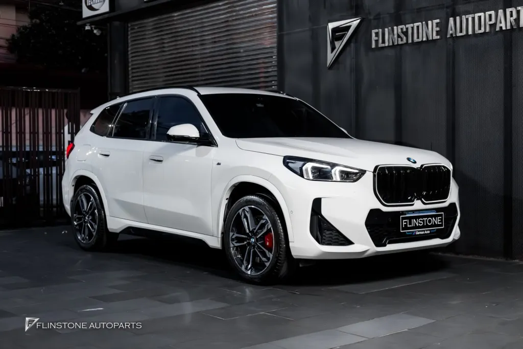 BMW x1 U11 เบรคแท้ กระจัง LED