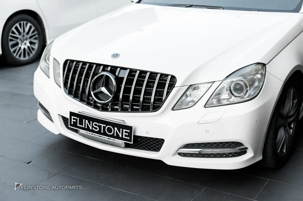Mercedes Benz W212 กระจัง (รูปรวม)