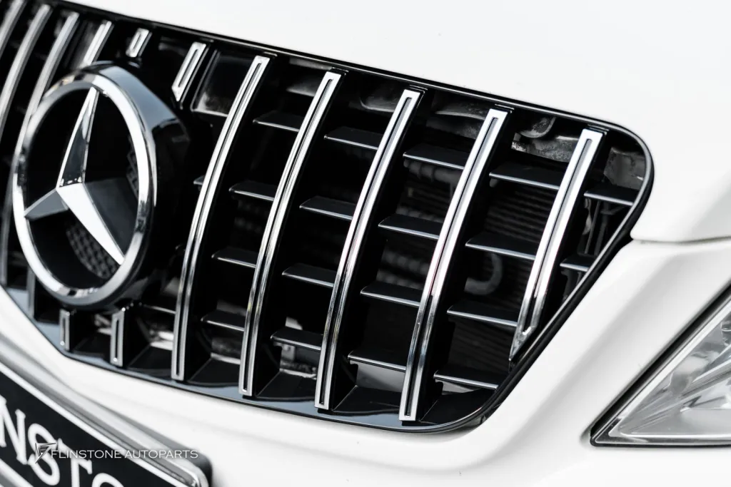 Mercedes Benz W212 กระจัง (รูปรวม)
