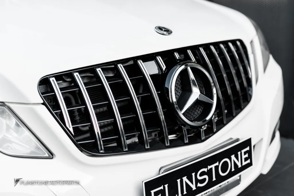Mercedes Benz W212 กระจัง (รูปรวม)