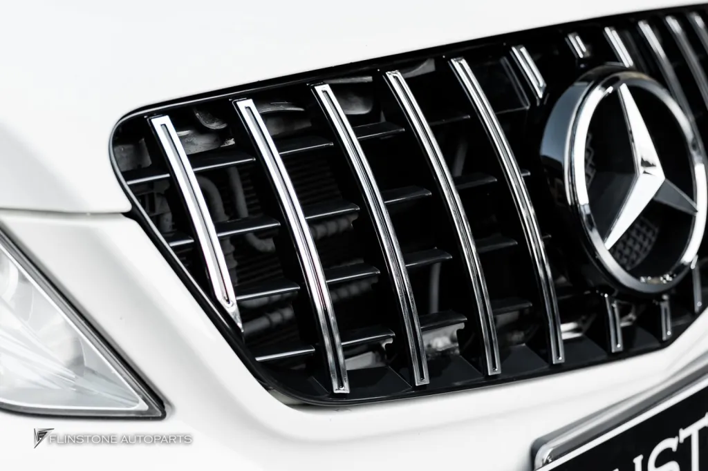 Mercedes Benz W212 กระจัง (รูปรวม)