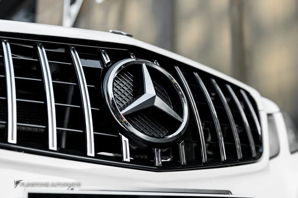 Mercedes Benz W212 กระจัง (รูปรวม)