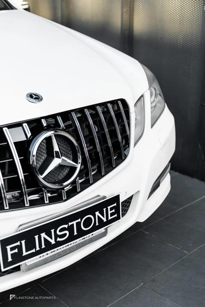 Mercedes Benz W212 กระจัง (รูปรวม)