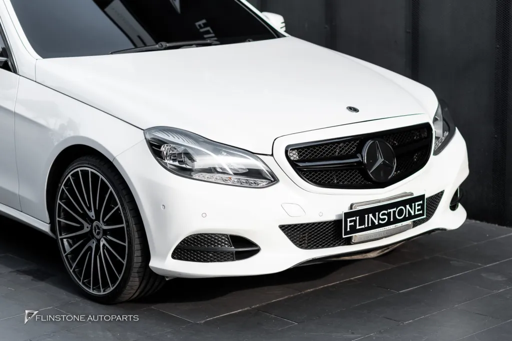 Mercedes Benz W212 facelift กระจัง แป้นเหยียบ