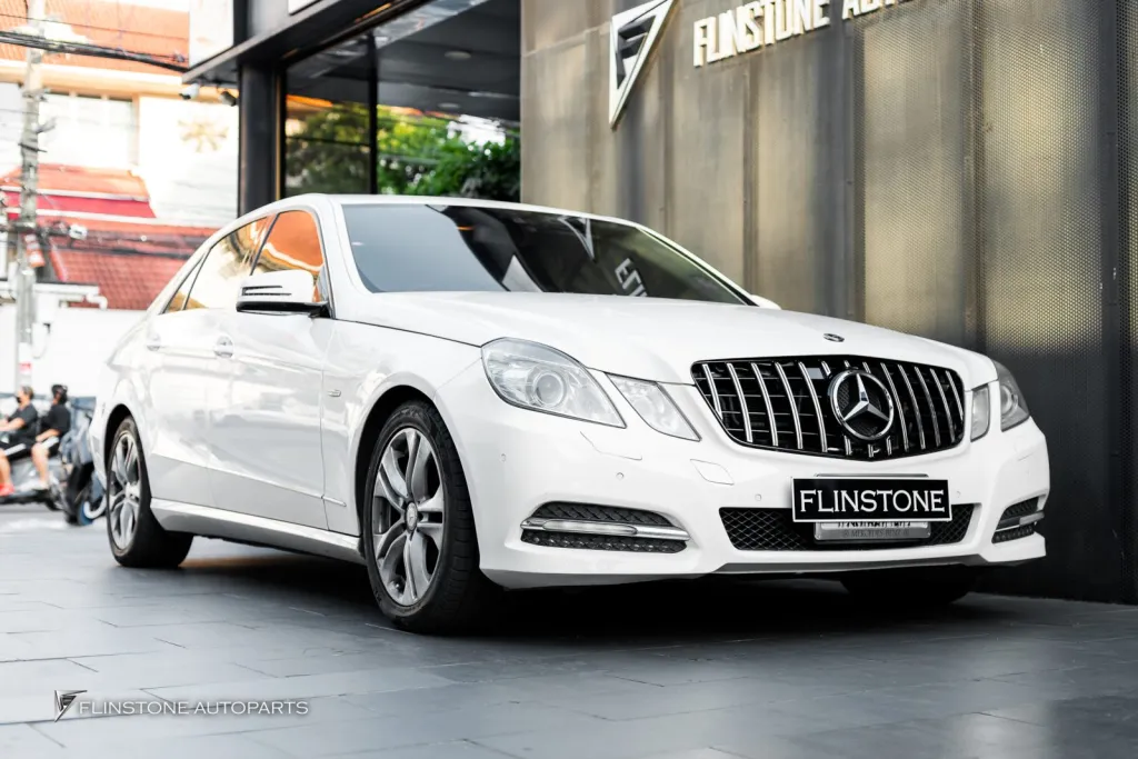 Mercedes Benz W212 กระจัง (รูปรวม)