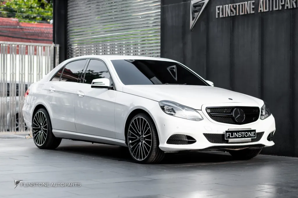 Mercedes Benz W212 facelift กระจัง แป้นเหยียบ