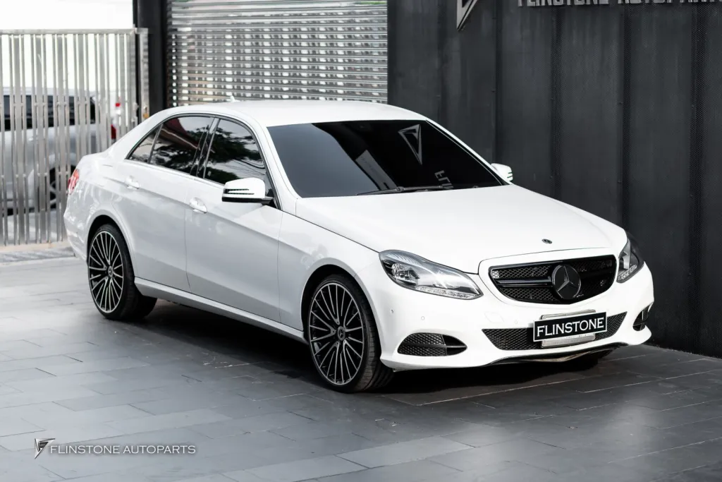Mercedes Benz W212 facelift กระจัง แป้นเหยียบ