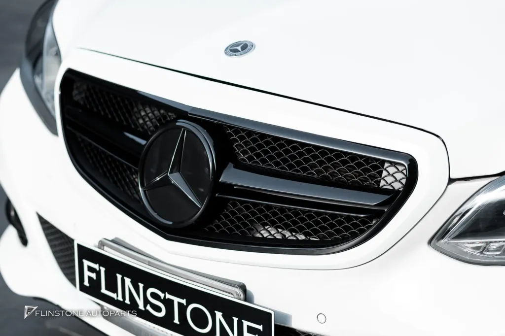 Mercedes Benz W212 facelift กระจัง แป้นเหยียบ