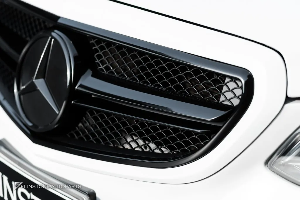 Mercedes Benz W212 facelift กระจัง แป้นเหยียบ