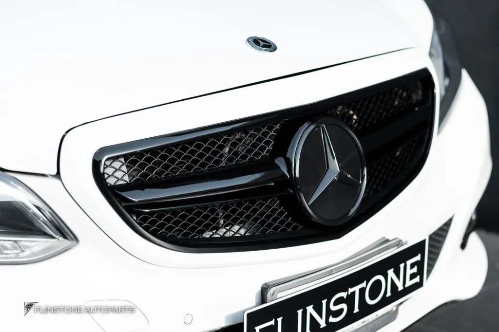 Mercedes Benz W212 facelift กระจัง แป้นเหยียบ