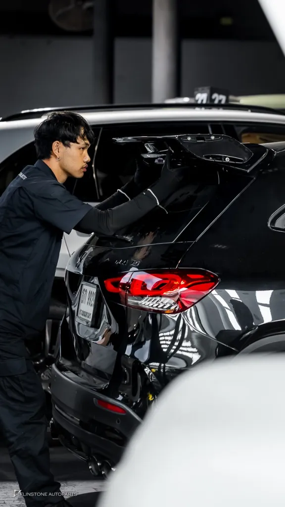 Mercedes Benz GLA สปอยเลอร์หลังคา
