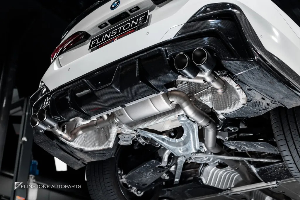BMW i5 G60 排气管Usus 座椅背板碳纤维