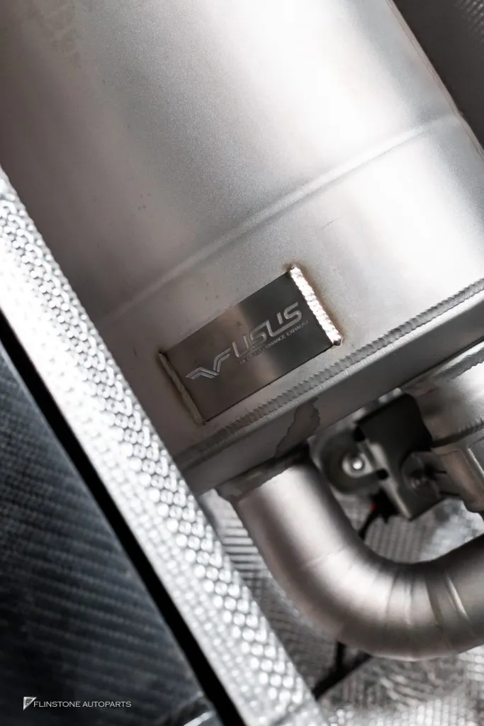 BMW i5 G60 排气管Usus 座椅背板碳纤维