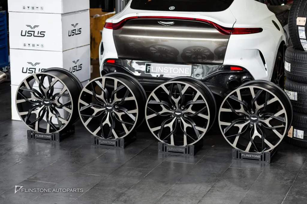 Aston Martin ล้อ Usus