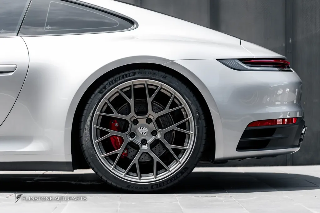 Porsche 992 ยาง