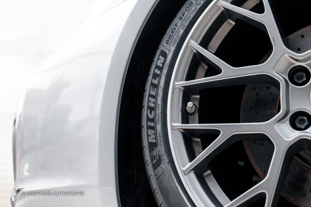 Porsche 992 ยาง