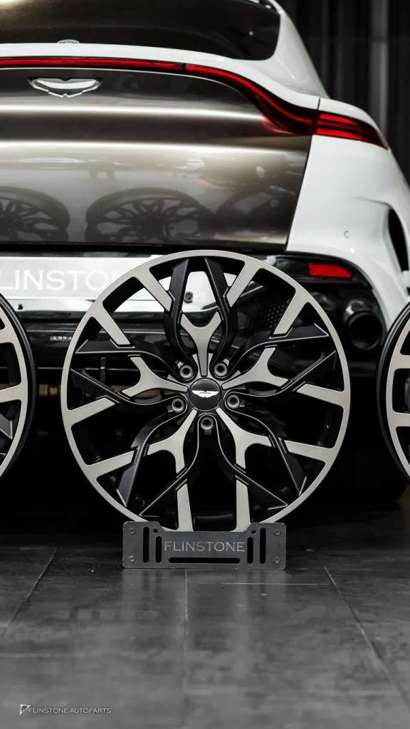 Aston Martin ล้อ Usus