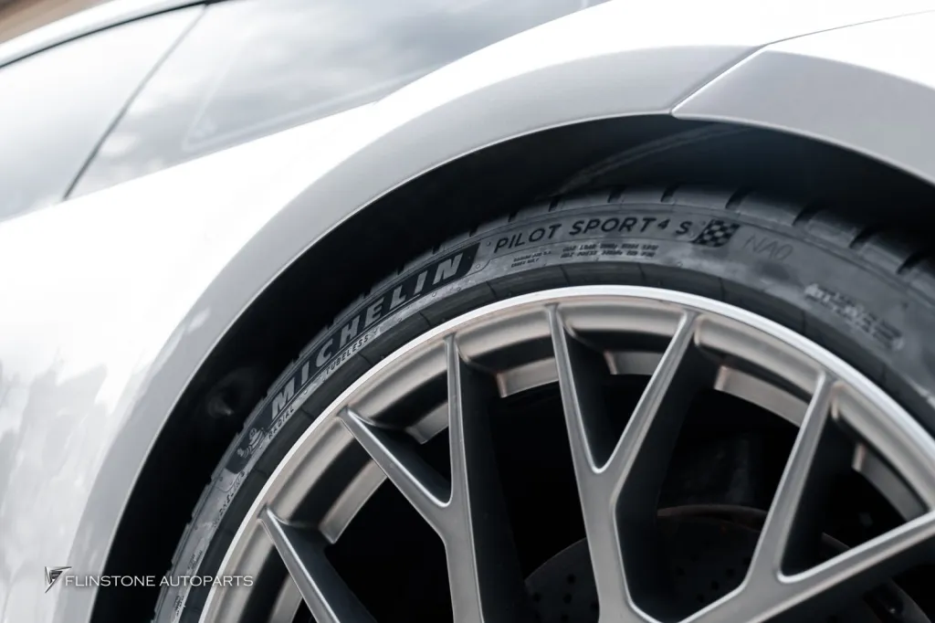 Porsche 992 ยาง