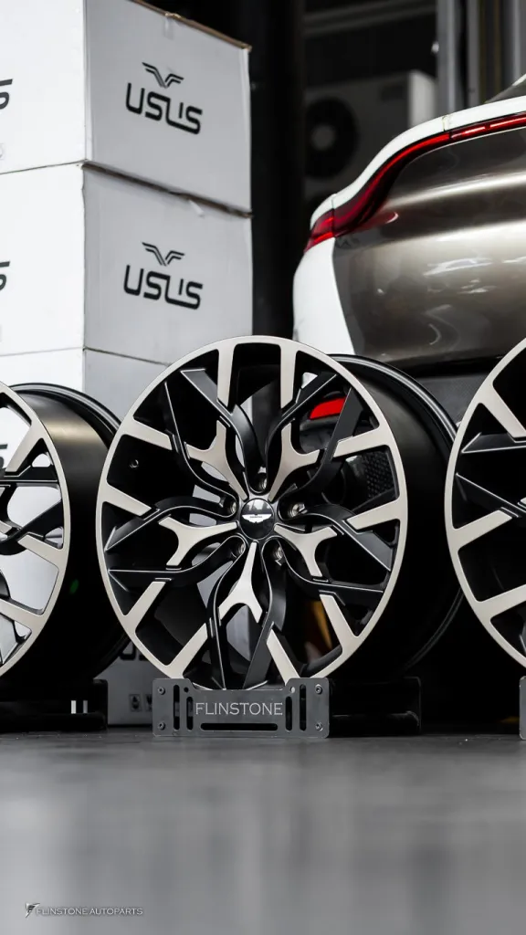 Aston Martin ล้อ Usus