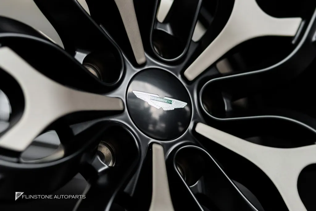 Aston Martin ล้อ Usus