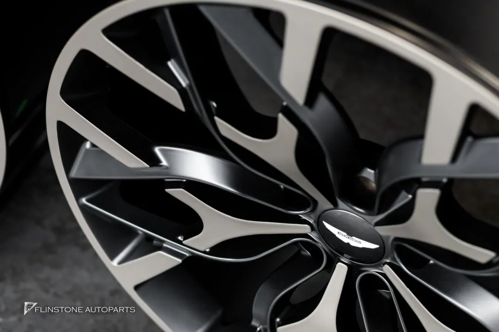 Aston Martin ล้อ Usus