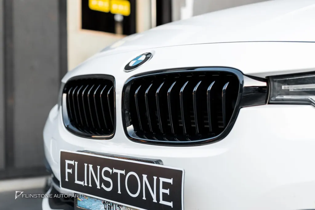 BMW F30 กระจัง กรอบป้าย