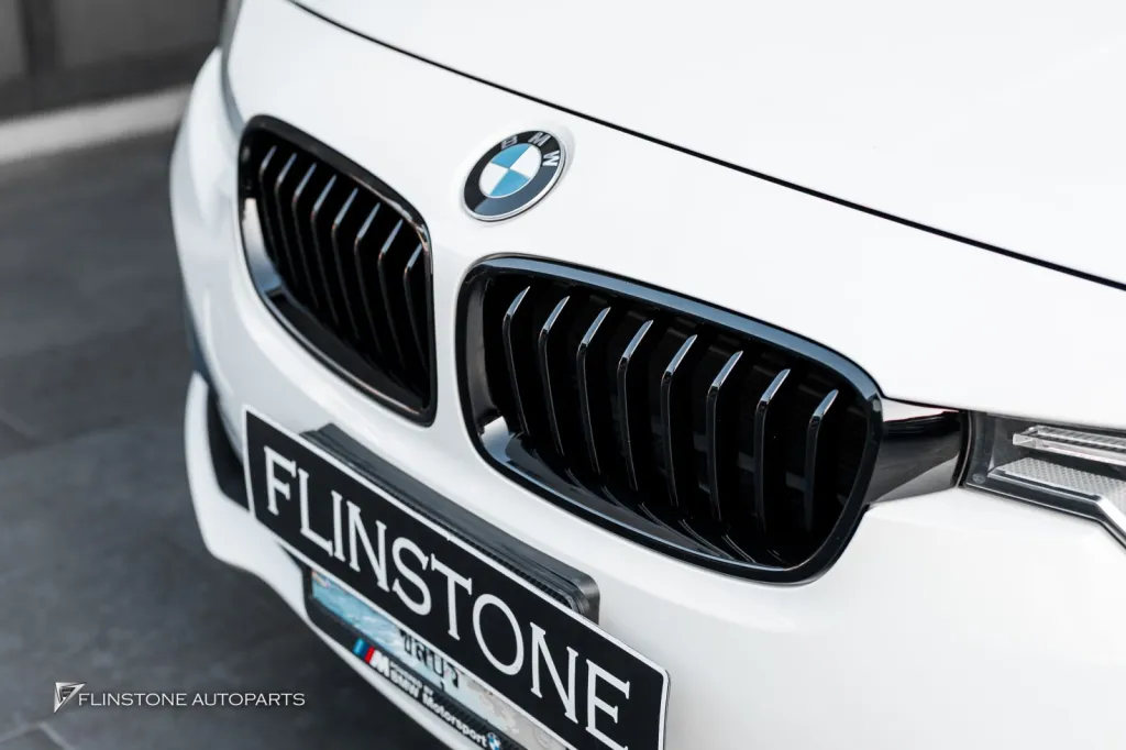 BMW F30 กระจัง กรอบป้าย