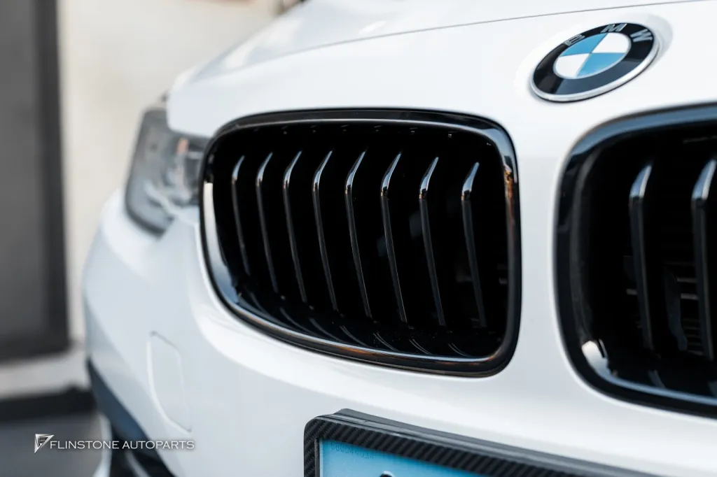 BMW F30 กระจัง กรอบป้าย